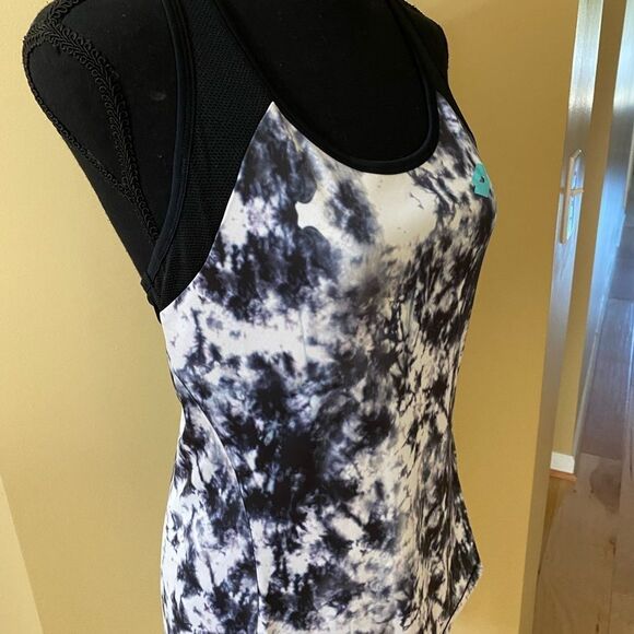 Lotto Women’s Batik Tank size Medium. NWT - Picture 8 of 14